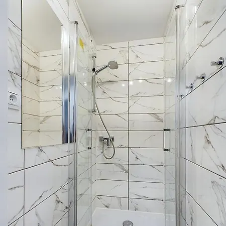 Reda - 4 X Bedroom Apartment